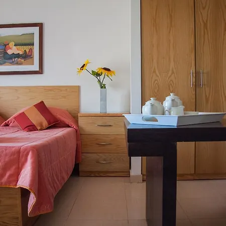 Club Salina Wharf Aparthotel 4*