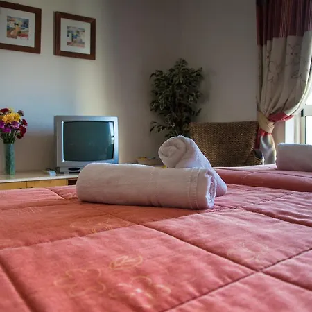 Club Salina Wharf Aparthotel