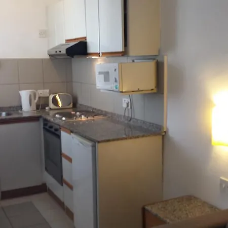 Club Salina Wharf Aparthotel 4*