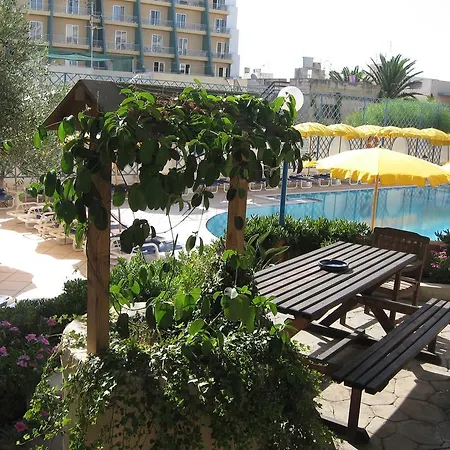 Club Salina Wharf Aparthotel Qawra