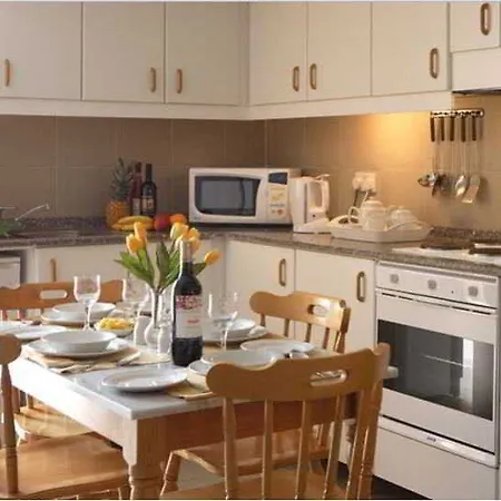 Club Salina Wharf 4*