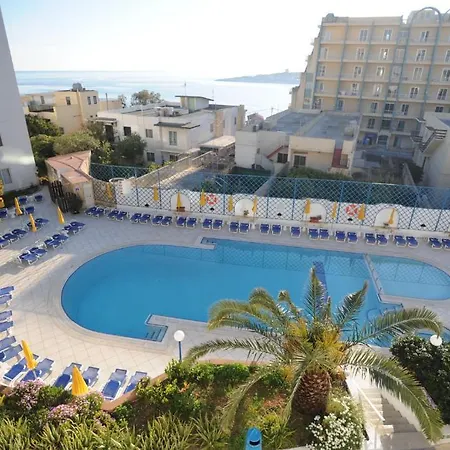 Club Salina Wharf 4* Аура